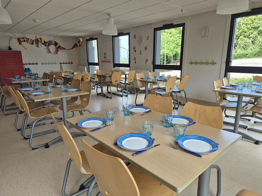 Salle de restauration scolaire